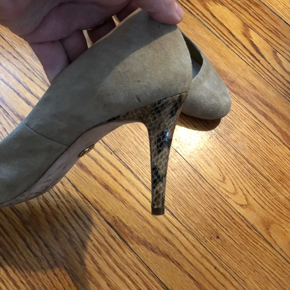 Tory Burch heels tan suede with snake print heels pumps shoes sz 8
